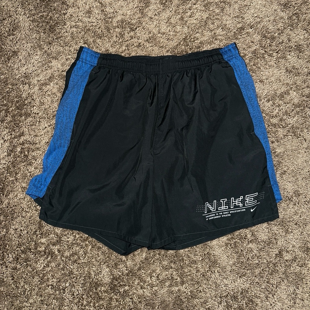 NIKE DRI-FIT SHORTS